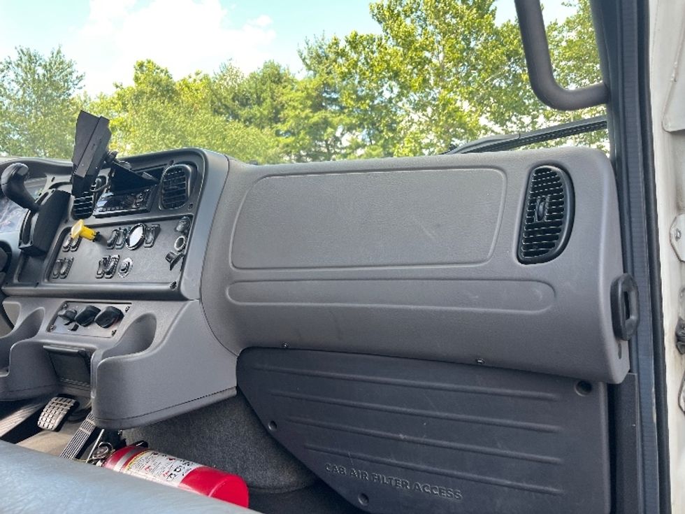 Medium Duty Box Truck-Light and Medium Duty Trucks-Freightliner-2019-M2-Capitol Heights-MD-176,912\n\t\tmiles-$ 50,250 - Image 21
