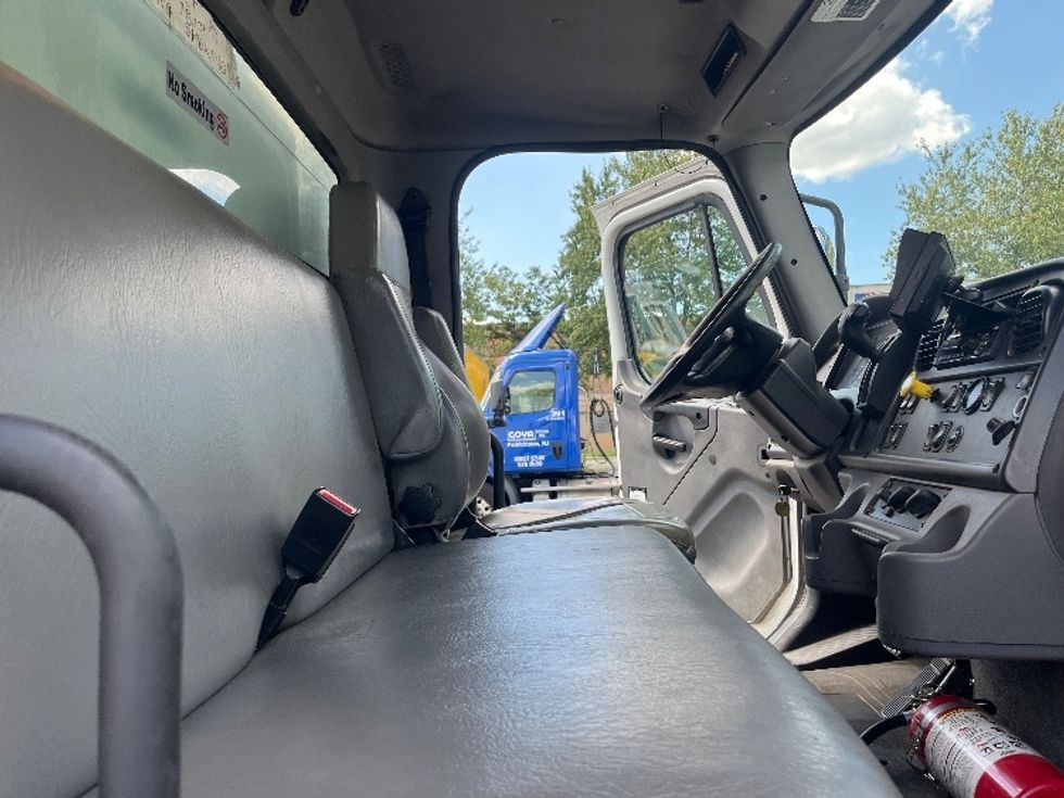 Medium Duty Box Truck-Light and Medium Duty Trucks-Freightliner-2019-M2-Capitol Heights-MD-176,912\n\t\tmiles-$ 50,250 - Image 22