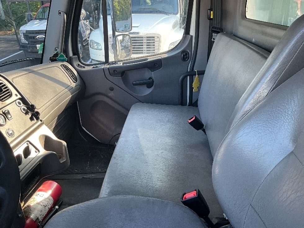 Medium Duty Box Truck-Light and Medium Duty Trucks-Freightliner-2019-M2-Capitol Heights-MD-187,378\n\t\tmiles-$ 51,000 - Image 19