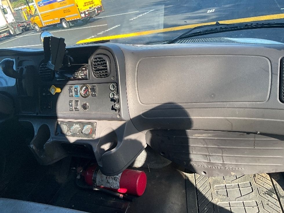 Medium Duty Box Truck-Light and Medium Duty Trucks-Freightliner-2019-M2-Capitol Heights-MD-187,378\n\t\tmiles-$ 51,000 - Image 21