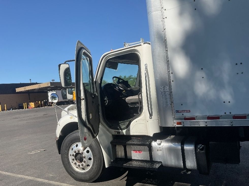 Medium Duty Box Truck-Light and Medium Duty Trucks-Freightliner-2019-M2-Capitol Heights-MD-187,736\n\t\tmiles-$ 45,750 - Image 16