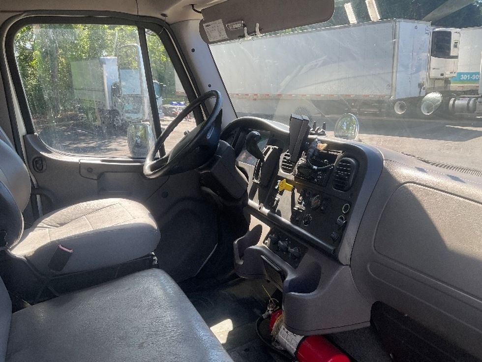 Medium Duty Box Truck-Light and Medium Duty Trucks-Freightliner-2019-M2-Capitol Heights-MD-187,736\n\t\tmiles-$ 45,750 - Image 22