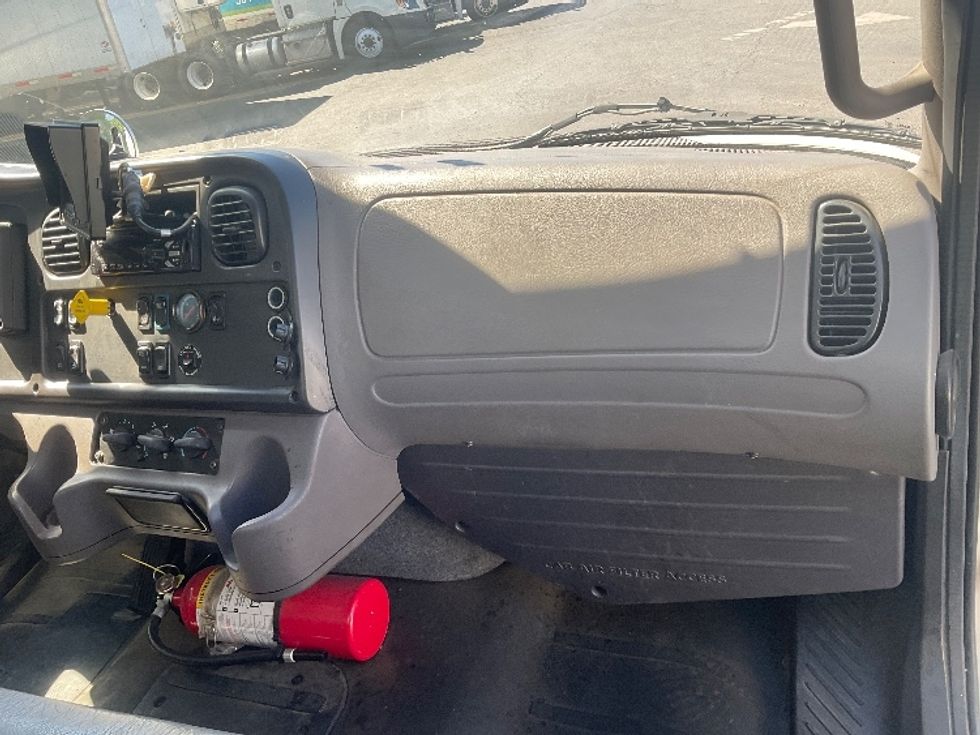 Medium Duty Box Truck-Light and Medium Duty Trucks-Freightliner-2019-M2-Capitol Heights-MD-187,736\n\t\tmiles-$ 45,750 - Image 21