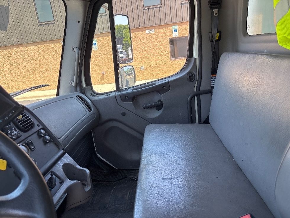 Medium Duty Box Truck-Light and Medium Duty Trucks-Freightliner-2019-M2-Capitol Heights-MD-188,691\n\t\tmiles-$ 47,750 - Image 19