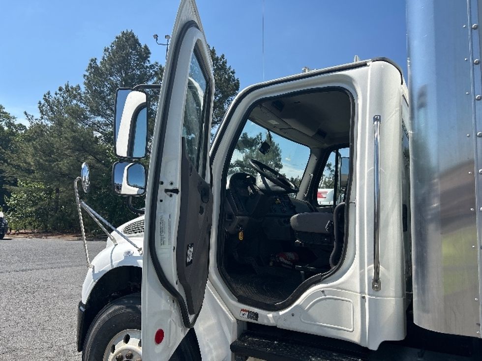Medium Duty Box Truck-Light and Medium Duty Trucks-Freightliner-2019-M2-Capitol Heights-MD-191,543\n\t\tmiles-$ 44,250 - Image 16