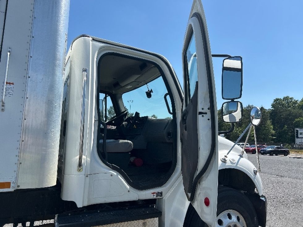 Medium Duty Box Truck-Light and Medium Duty Trucks-Freightliner-2019-M2-Capitol Heights-MD-191,543\n\t\tmiles-$ 44,250 - Image 20