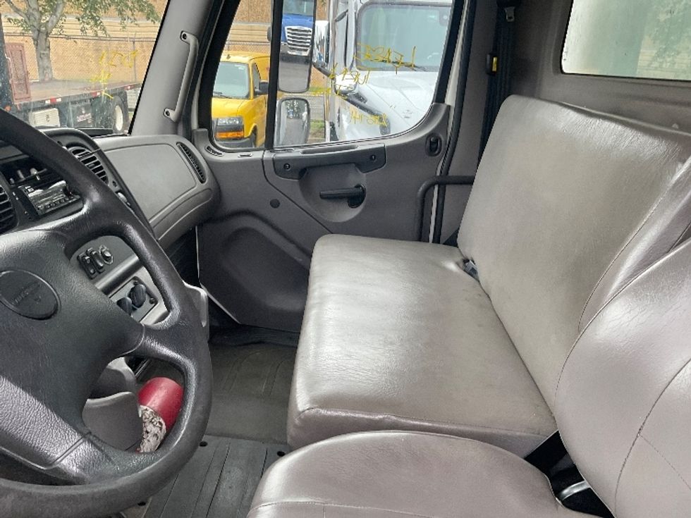 Medium Duty Box Truck-Light and Medium Duty Trucks-Freightliner-2019-M2-Capitol Heights-MD-193,470\n\t\tmiles-$ 47,500 - Image 19