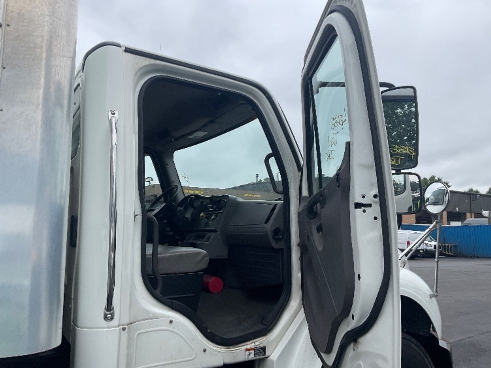 Medium Duty Box Truck-Light and Medium Duty Trucks-Freightliner-2019-M2-Capitol Heights-MD-193,470\n\t\tmiles-$ 47,500 - Image 20