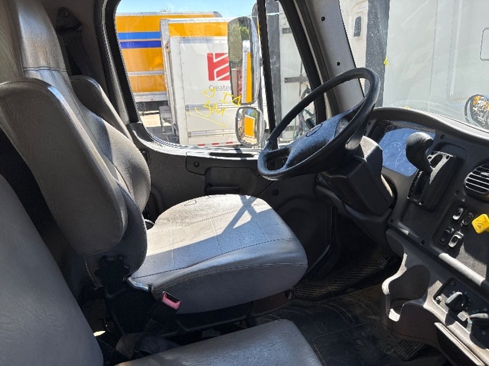 Medium Duty Box Truck-Light and Medium Duty Trucks-Freightliner-2019-M2-Capitol Heights-MD-193,470\n\t\tmiles-$ 47,500 - Image 22