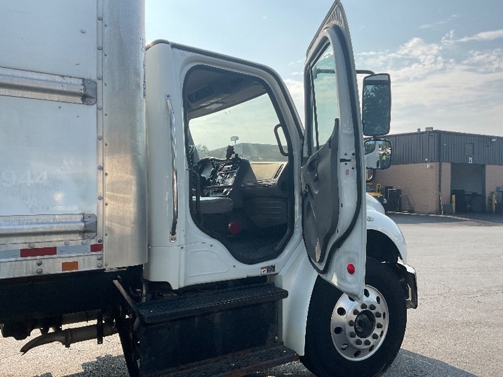 Medium Duty Box Truck-Light and Medium Duty Trucks-Freightliner-2019-M2-Capitol Heights-MD-197,628\n\t\tmiles-$ 43,000 - Image 20