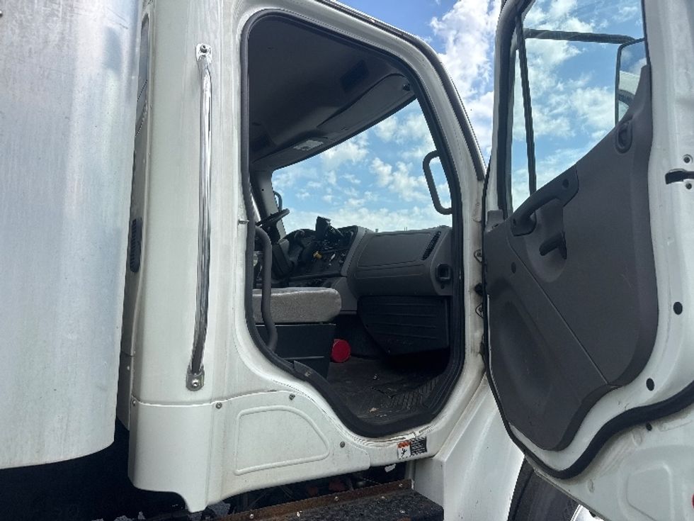 Medium Duty Box Truck-Light and Medium Duty Trucks-Freightliner-2019-M2-Capitol Heights-MD-198,099\n\t\tmiles-$ 46,250 - Image 20