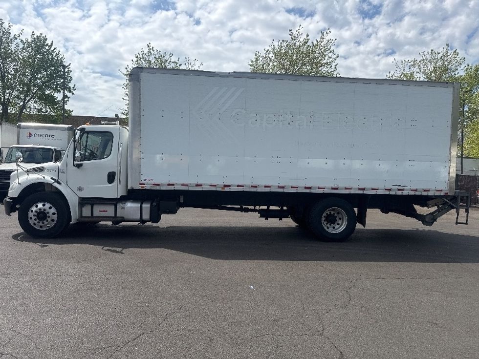 Medium Duty Box Truck-Light and Medium Duty Trucks-Freightliner-2019-M2-Capitol Heights-MD-198,099\n\t\tmiles-$ 46,250 - Image 4