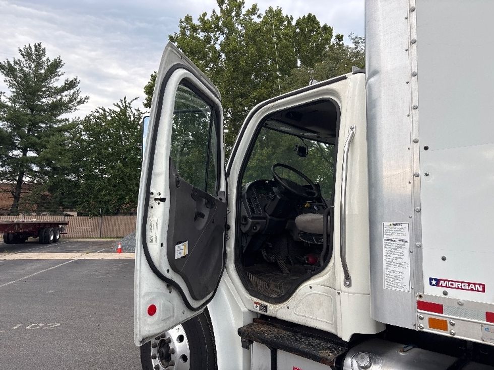 Medium Duty Box Truck-Light and Medium Duty Trucks-Freightliner-2019-M2-Capitol Heights-MD-227,575\n\t\tmiles-$ 39,500 - Image 16