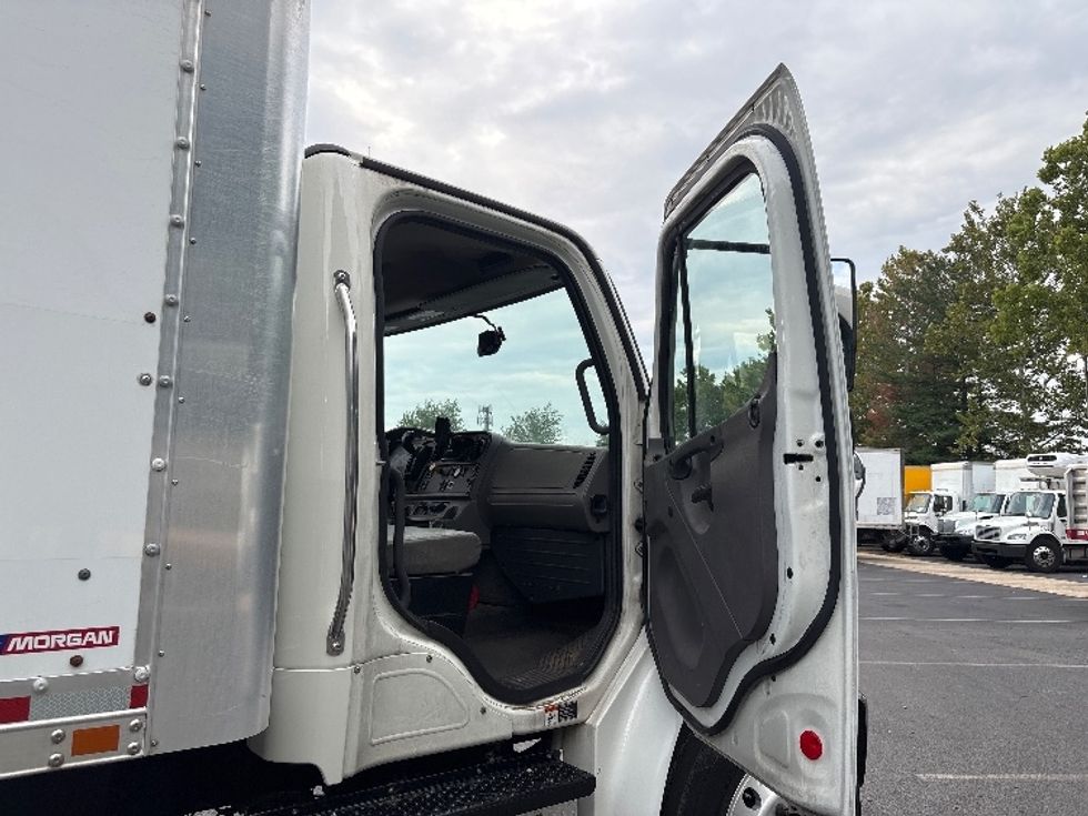 Medium Duty Box Truck-Light and Medium Duty Trucks-Freightliner-2019-M2-Capitol Heights-MD-227,575\n\t\tmiles-$ 39,500 - Image 20