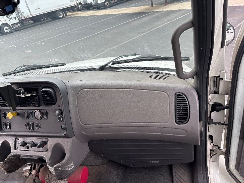 Medium Duty Box Truck-Light and Medium Duty Trucks-Freightliner-2019-M2-Capitol Heights-MD-227,575\n\t\tmiles-$ 39,500 - Image 21