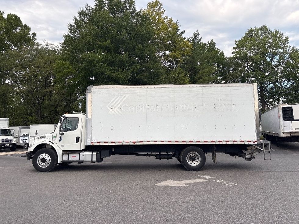 Medium Duty Box Truck-Light and Medium Duty Trucks-Freightliner-2019-M2-Capitol Heights-MD-227,575\n\t\tmiles-$ 39,500 - Image 4