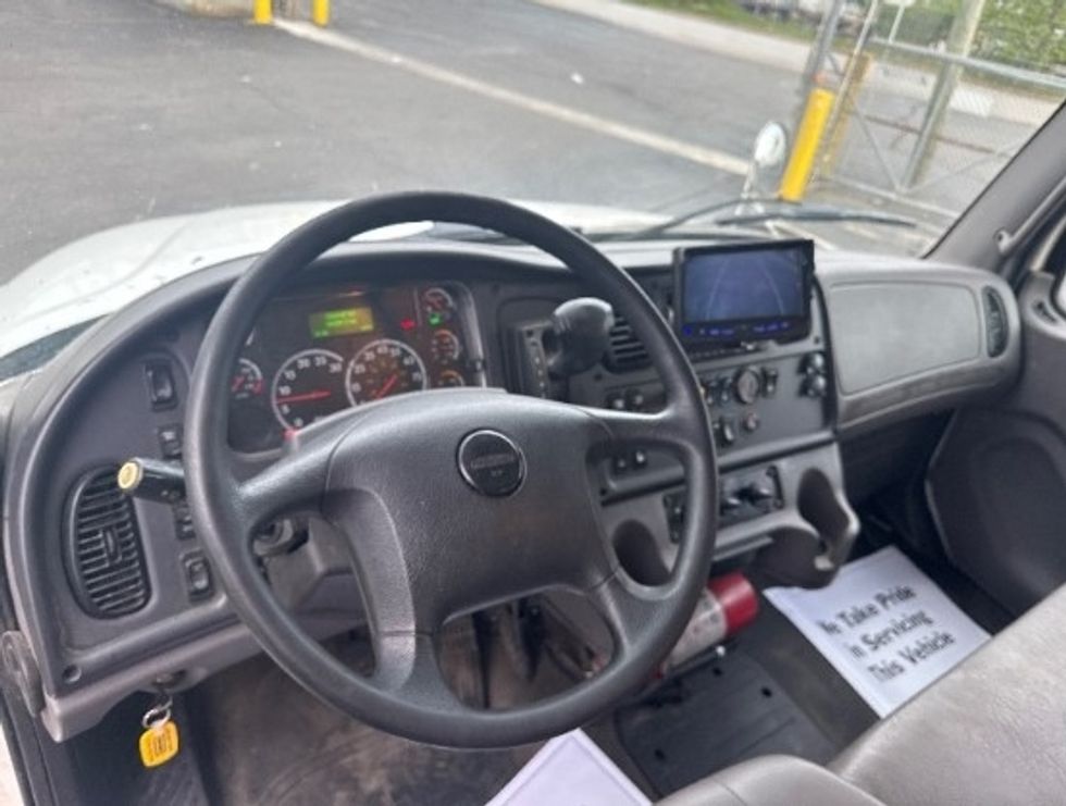 Medium Duty Box Truck-Light and Medium Duty Trucks-Freightliner-2019-M2-Capitol Heights-MD-230,892\n\t\tmiles-$ 41,500 - Image 16