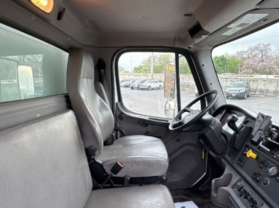 Medium Duty Box Truck-Light and Medium Duty Trucks-Freightliner-2019-M2-Capitol Heights-MD-230,892\n\t\tmiles-$ 41,500 - Image 21