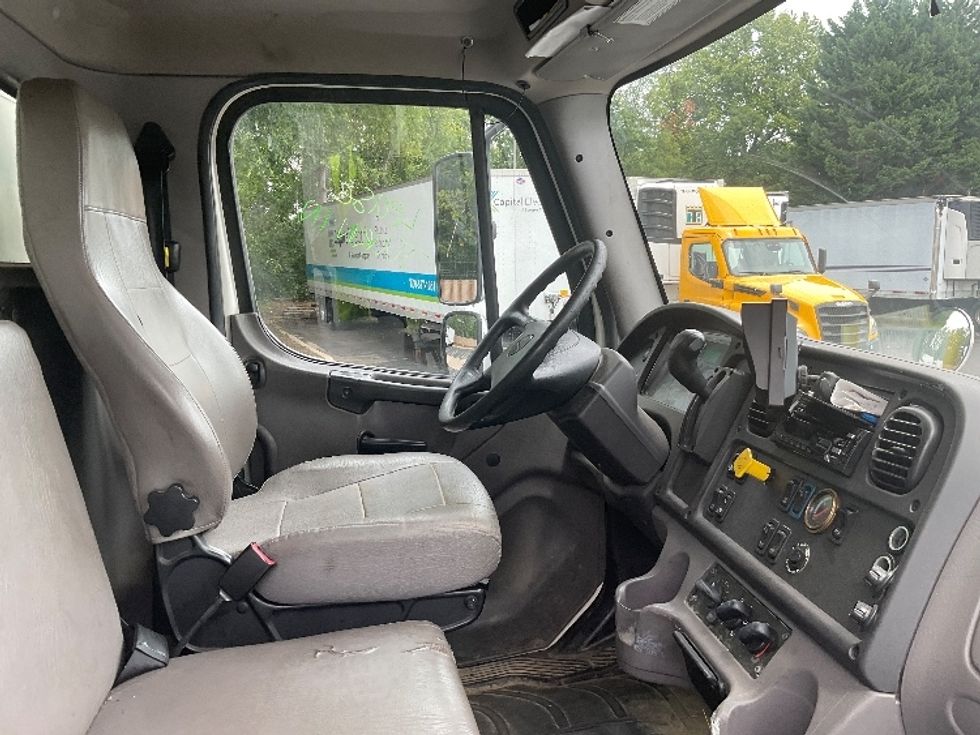 Medium Duty Box Truck-Light and Medium Duty Trucks-Freightliner-2019-M2-Capitol Heights-MD-231,853\n\t\tmiles-$ 38,000 - Image 22