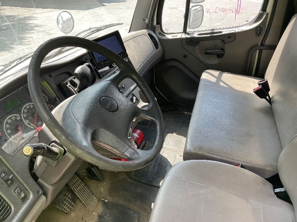 Medium Duty Box Truck-Light and Medium Duty Trucks-Freightliner-2019-M2-Capitol Heights-MD-233,048\n\t\tmiles-$ 38,000 - Image 17