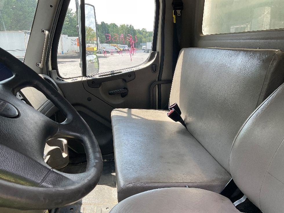 Medium Duty Box Truck-Light and Medium Duty Trucks-Freightliner-2019-M2-Capitol Heights-MD-233,048\n\t\tmiles-$ 38,000 - Image 19