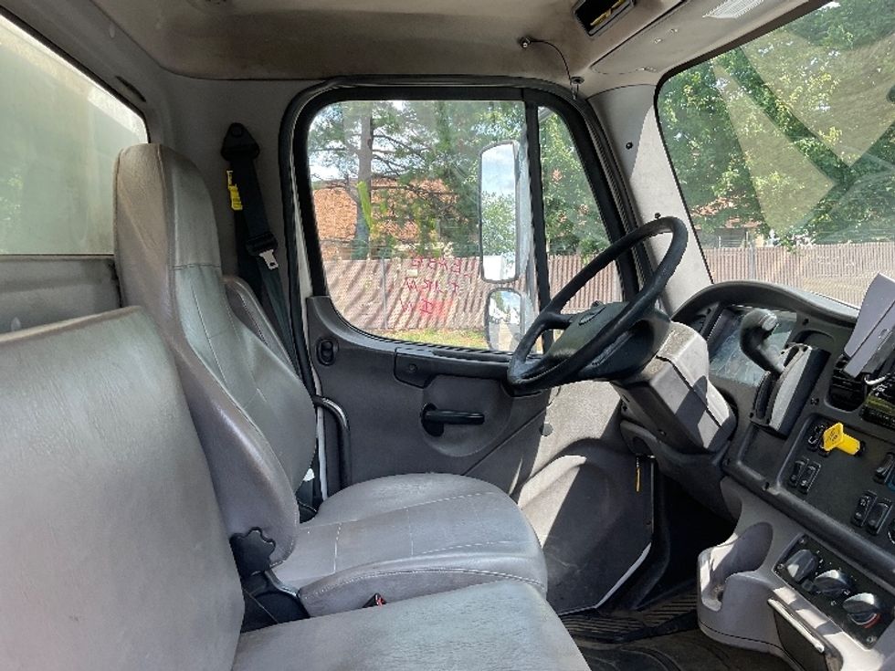 Medium Duty Box Truck-Light and Medium Duty Trucks-Freightliner-2019-M2-Capitol Heights-MD-233,048\n\t\tmiles-$ 38,000 - Image 22