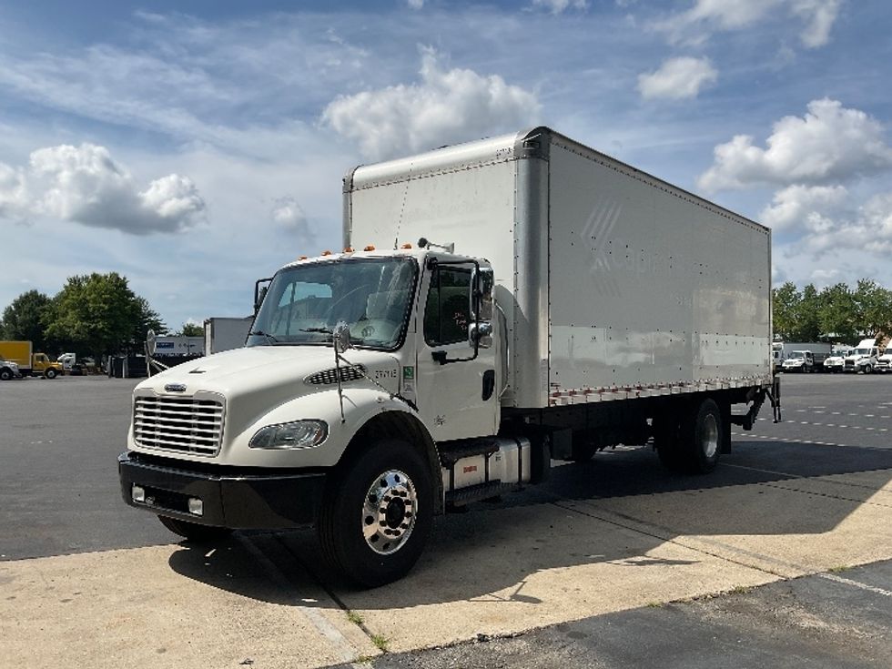 Medium Duty Box Truck-Light and Medium Duty Trucks-Freightliner-2019-M2-Capitol Heights-MD-233,048\n\t\tmiles-$ 38,000 - Image 3