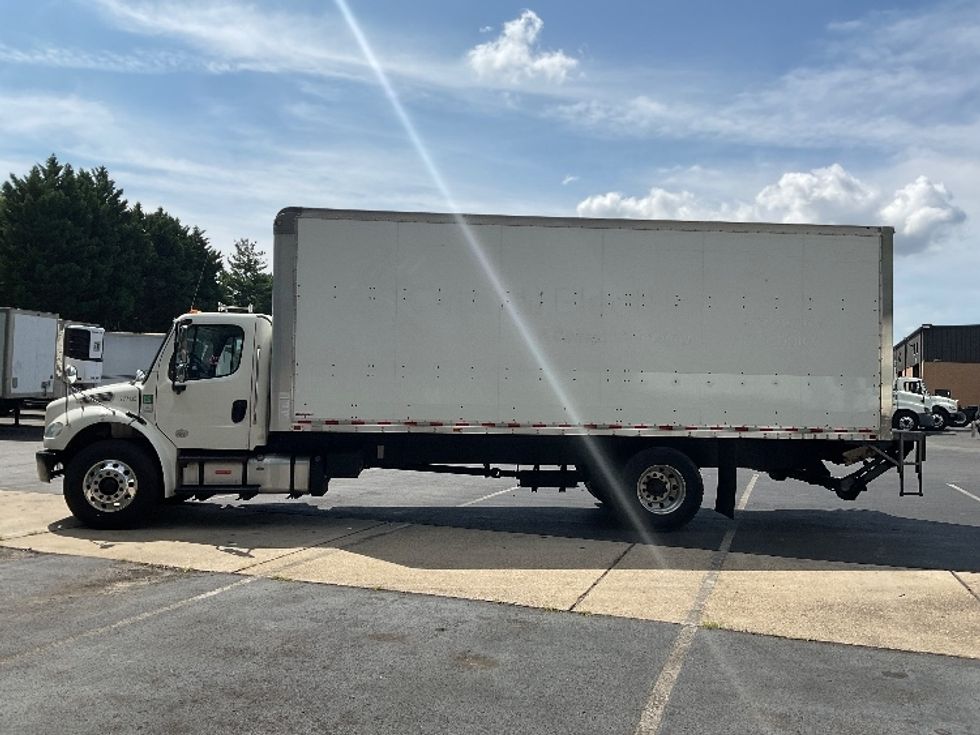 Medium Duty Box Truck-Light and Medium Duty Trucks-Freightliner-2019-M2-Capitol Heights-MD-233,048\n\t\tmiles-$ 38,000 - Image 4