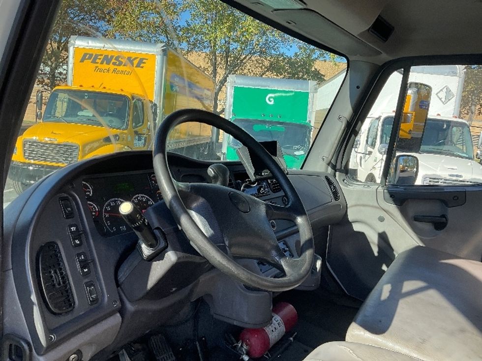 Medium Duty Box Truck-Light and Medium Duty Trucks-Freightliner-2019-M2-Capitol Heights-MD-237,167\n\t\tmiles-$ 41,500 - Image 17