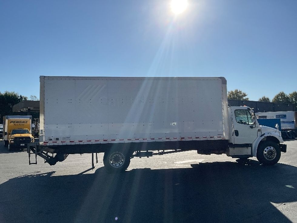 Medium Duty Box Truck-Light and Medium Duty Trucks-Freightliner-2019-M2-Capitol Heights-MD-237,167\n\t\tmiles-$ 41,500 - Image 15