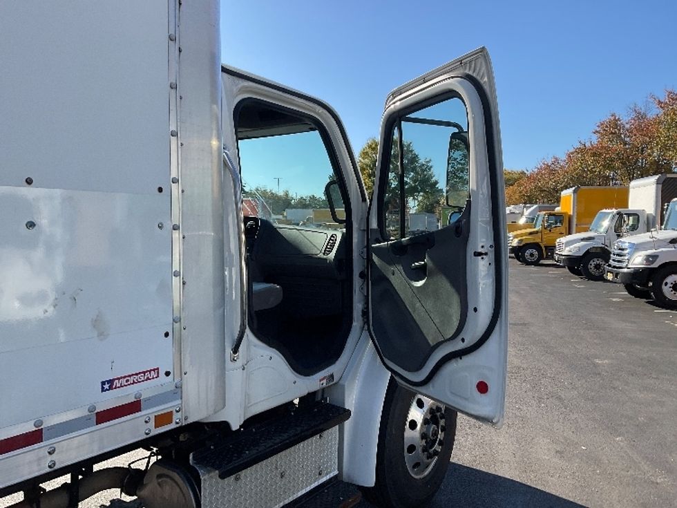 Medium Duty Box Truck-Light and Medium Duty Trucks-Freightliner-2019-M2-Capitol Heights-MD-237,167\n\t\tmiles-$ 41,500 - Image 20