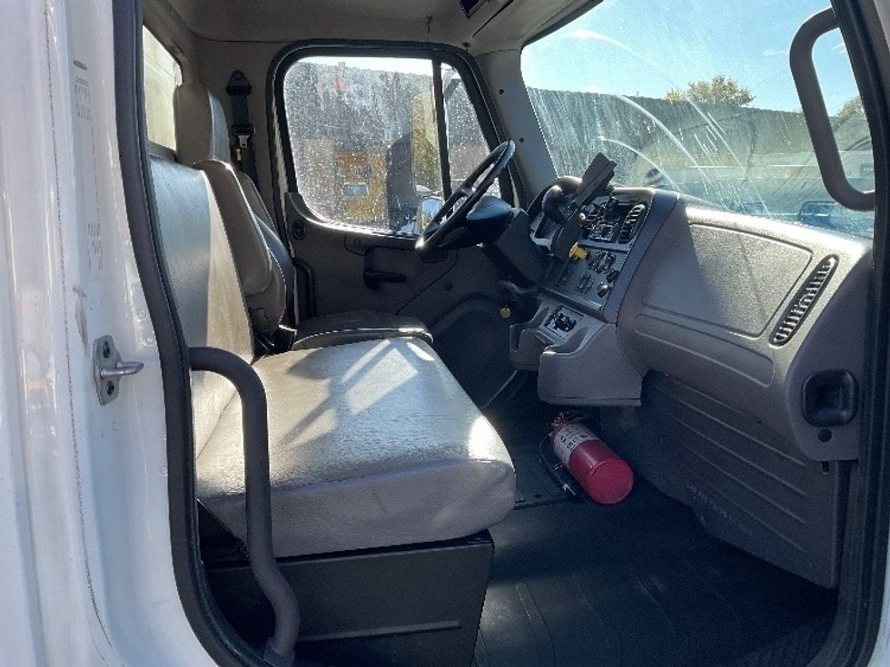 Medium Duty Box Truck-Light and Medium Duty Trucks-Freightliner-2019-M2-Capitol Heights-MD-237,167\n\t\tmiles-$ 41,500 - Image 22