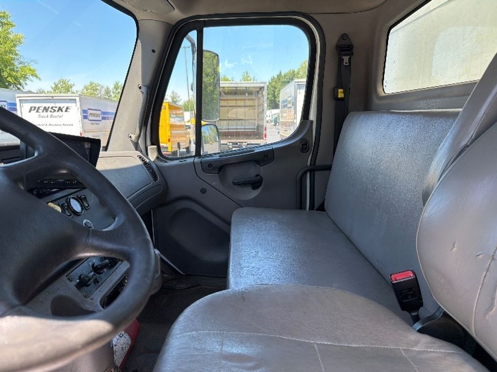 Medium Duty Box Truck-Light and Medium Duty Trucks-Freightliner-2019-M2-Capitol Heights-MD-243,885\n\t\tmiles-$ 39,500 - Image 15