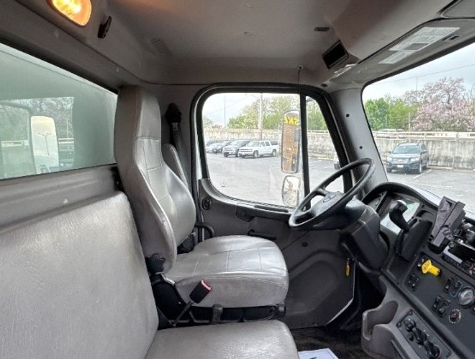 Medium Duty Box Truck-Light and Medium Duty Trucks-Freightliner-2019-M2-Capitol Heights-MD-244,931\n\t\tmiles-$ 36,000 - Image 22