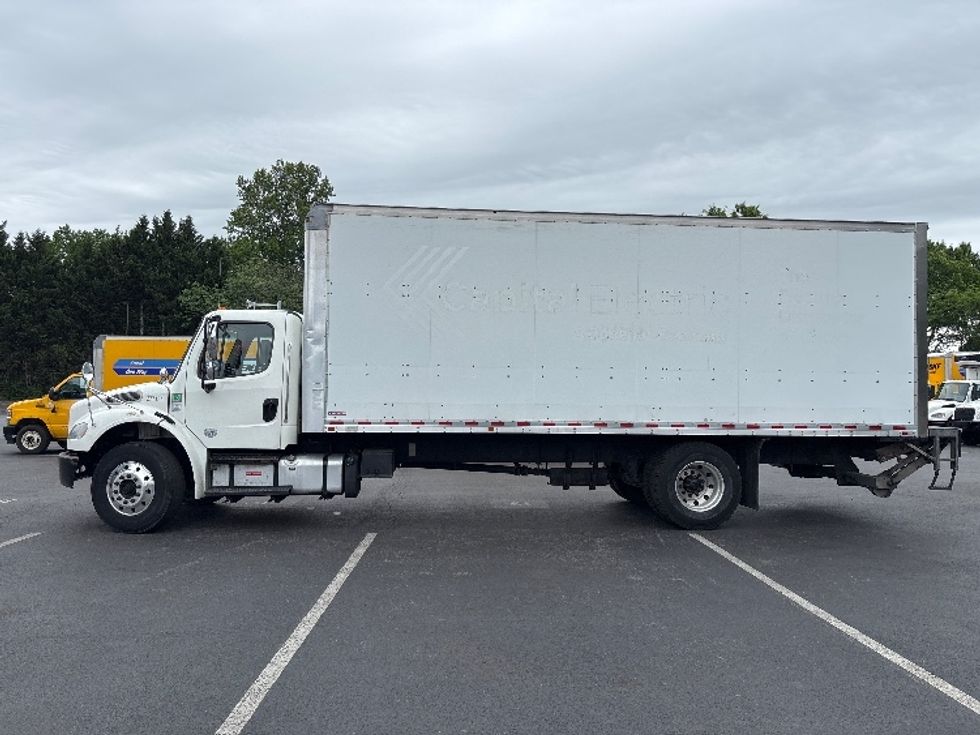 Medium Duty Box Truck-Light and Medium Duty Trucks-Freightliner-2019-M2-Capitol Heights-MD-244,931\n\t\tmiles-$ 36,000 - Image 4