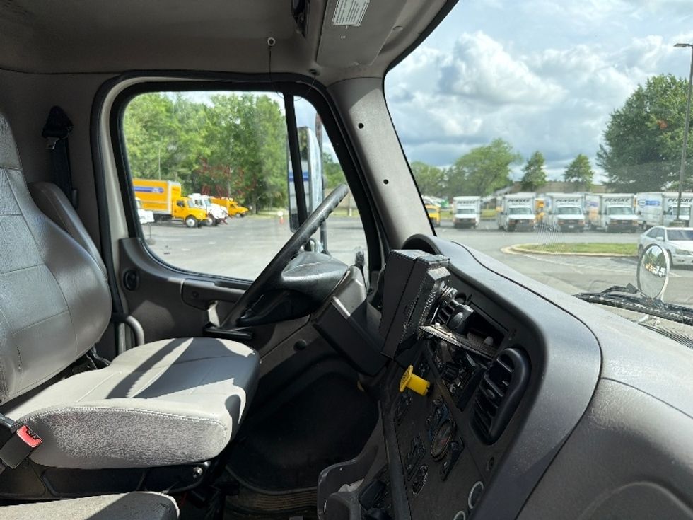 Medium Duty Box Truck-Light and Medium Duty Trucks-Freightliner-2019-M2-Capitol Heights-MD-247,792\n\t\tmiles-$ 34,500 - Image 22