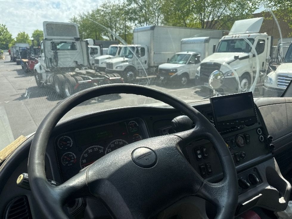 Medium Duty Box Truck-Light and Medium Duty Trucks-Freightliner-2019-M2-Capitol Heights-MD-253,434\n\t\tmiles-$ 32,750 - Image 17