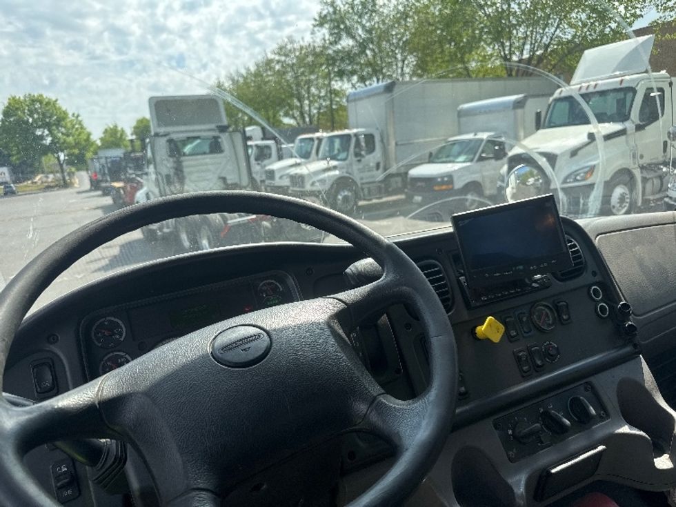 Medium Duty Box Truck-Light and Medium Duty Trucks-Freightliner-2019-M2-Capitol Heights-MD-253,434\n\t\tmiles-$ 32,750 - Image 18