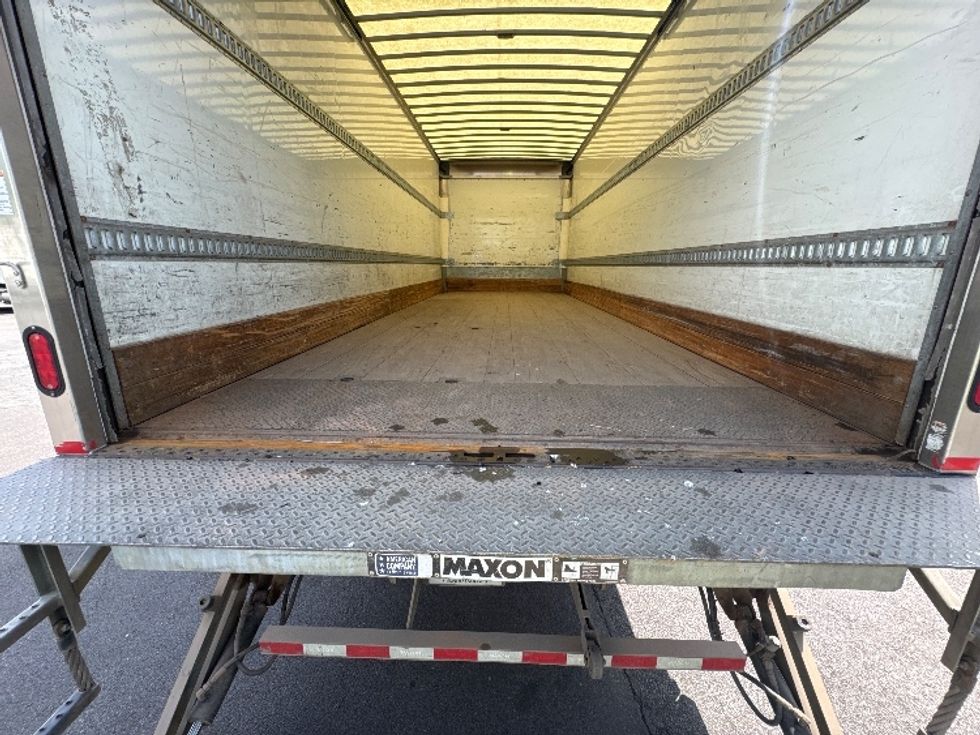 Medium Duty Box Truck-Light and Medium Duty Trucks-Freightliner-2019-M2-Capitol Heights-MD-253,434\n\t\tmiles-$ 32,750 - Image 8