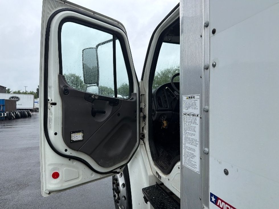Medium Duty Box Truck-Light and Medium Duty Trucks-Freightliner-2019-M2-Capitol Heights-MD-298,409\n\t\tmiles-$ 28,750 - Image 15