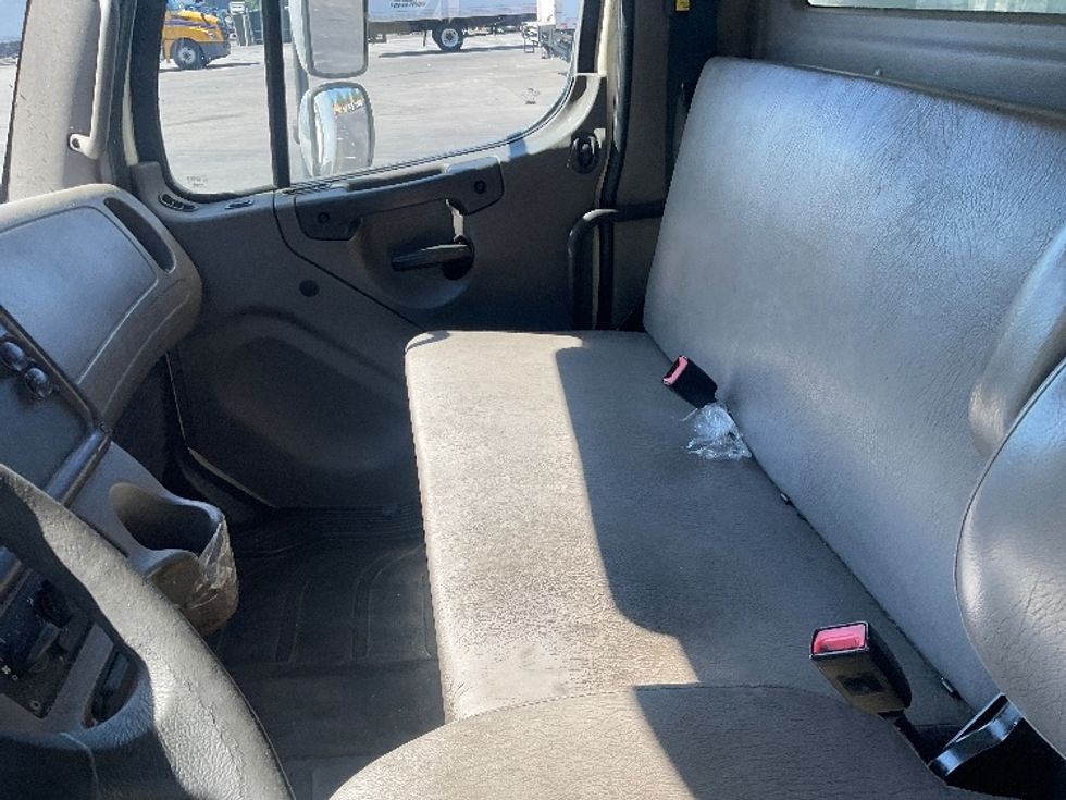 Medium Duty Box Truck-Light and Medium Duty Trucks-Freightliner-2019-M2-Capitol Heights-MD-308,696\n\t\tmiles-$ 27,000 - Image 19