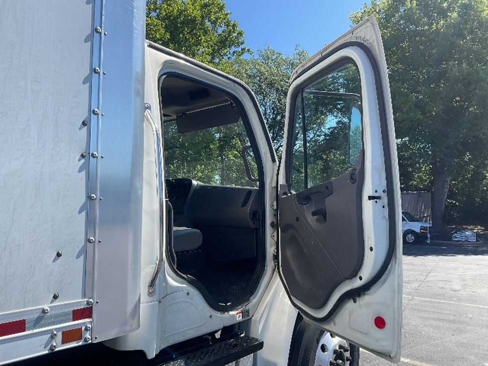 Medium Duty Box Truck-Light and Medium Duty Trucks-Freightliner-2019-M2-Capitol Heights-MD-308,696\n\t\tmiles-$ 27,000 - Image 20