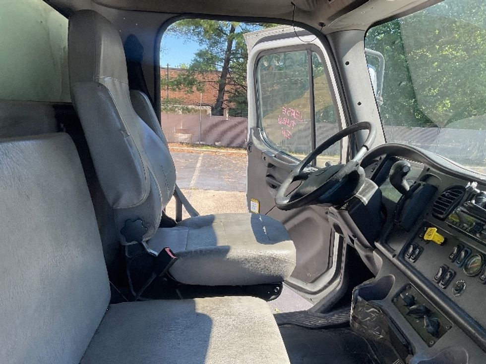 Medium Duty Box Truck-Light and Medium Duty Trucks-Freightliner-2019-M2-Capitol Heights-MD-308,696\n\t\tmiles-$ 27,000 - Image 22