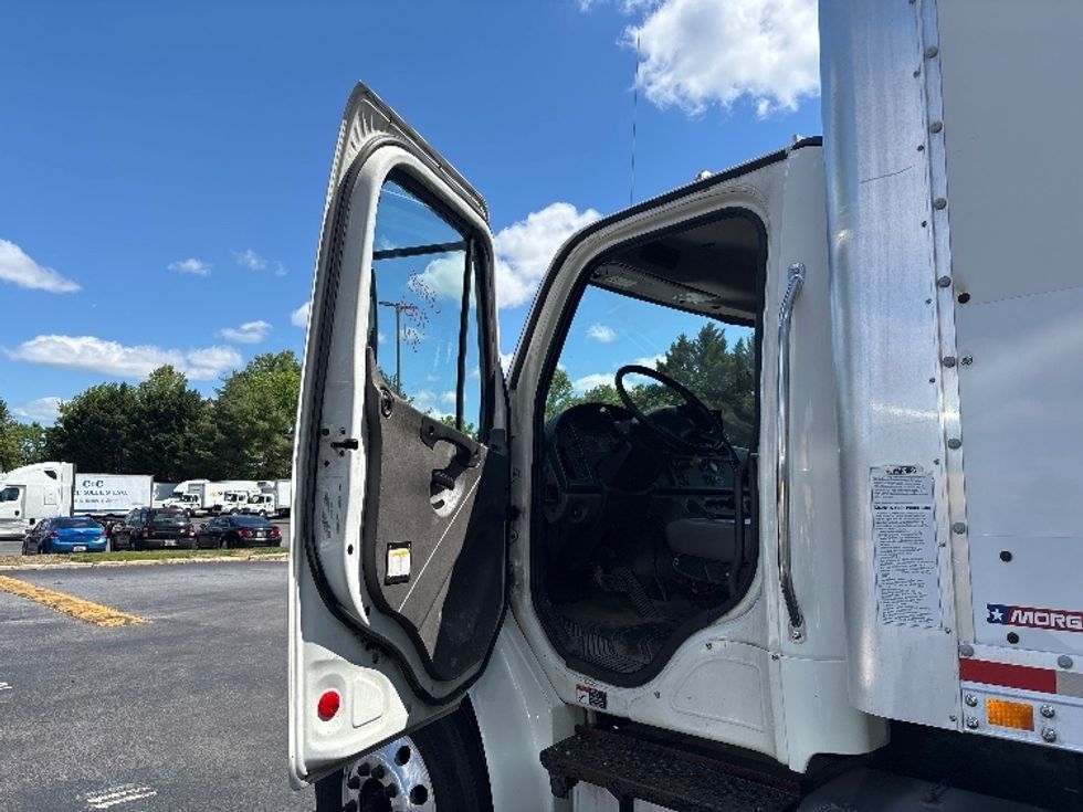 Medium Duty Box Truck-Light and Medium Duty Trucks-Freightliner-2019-M2-Capitol Heights-MD-322,711\n\t\tmiles-$ 21,750 - Image 16