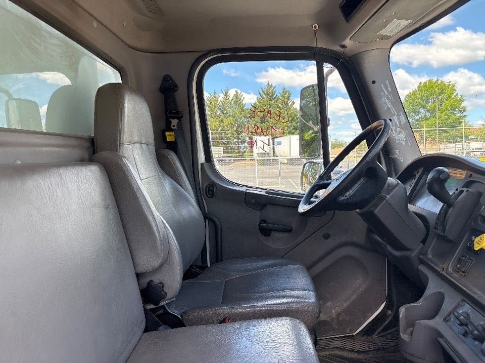 Medium Duty Box Truck-Light and Medium Duty Trucks-Freightliner-2019-M2-Capitol Heights-MD-322,711\n\t\tmiles-$ 21,750 - Image 22