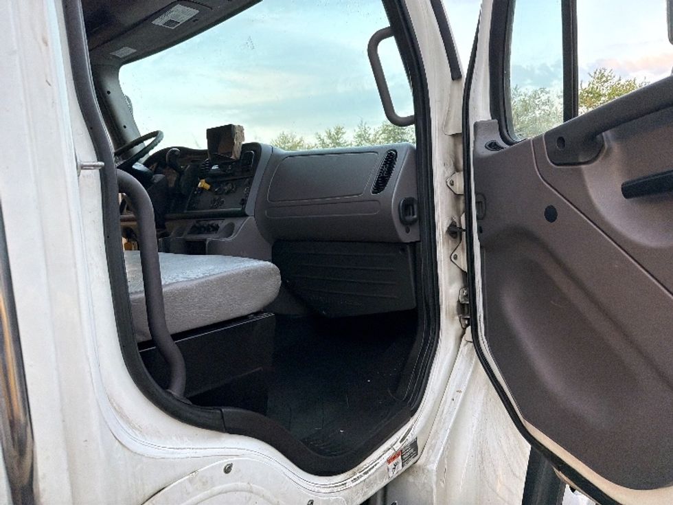Medium Duty Box Truck-Light and Medium Duty Trucks-Freightliner-2019-M2-Capitol Heights-MD-73,864\n\t\tmiles-$ 64,000 - Image 20