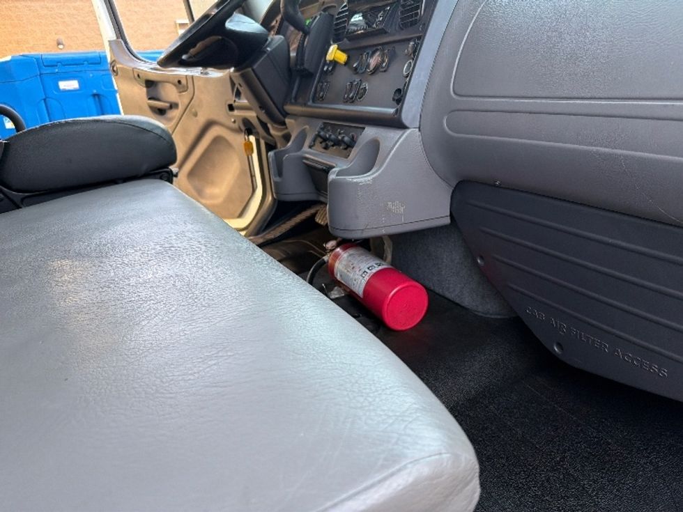 Medium Duty Box Truck-Light and Medium Duty Trucks-Freightliner-2019-M2-Capitol Heights-MD-73,864\n\t\tmiles-$ 64,000 - Image 21