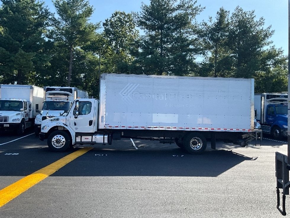 Medium Duty Box Truck-Light and Medium Duty Trucks-Freightliner-2019-M2-Capitol Heights-MD-73,864\n\t\tmiles-$ 64,000 - Image 4