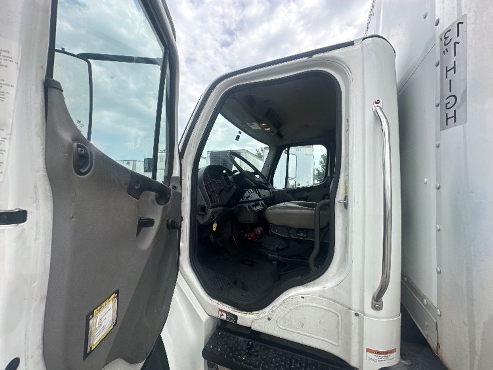 Medium Duty Box Truck-Light and Medium Duty Trucks-Freightliner-2019-M2-Carrollton-TX-162,540\n\t\tmiles-$ 54,250 - Image 16