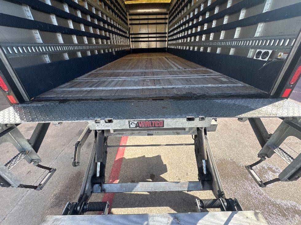 Medium Duty Box Truck-Light and Medium Duty Trucks-Freightliner-2019-M2-Carrollton-TX-99,682\n\t\tmiles-$ 60,250 - Image 10
